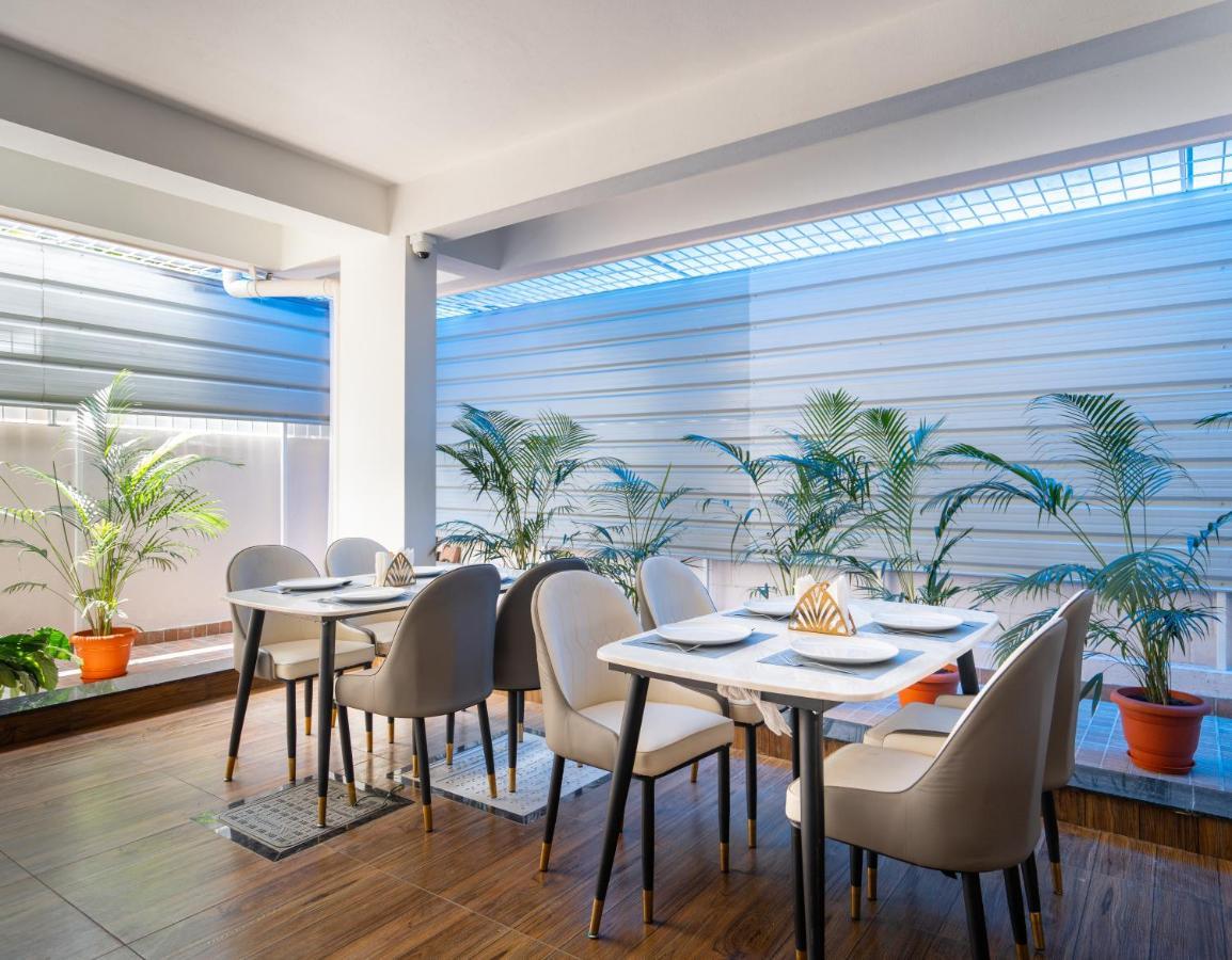 The Silver Chimes Suites Bangalore Exteriör bild