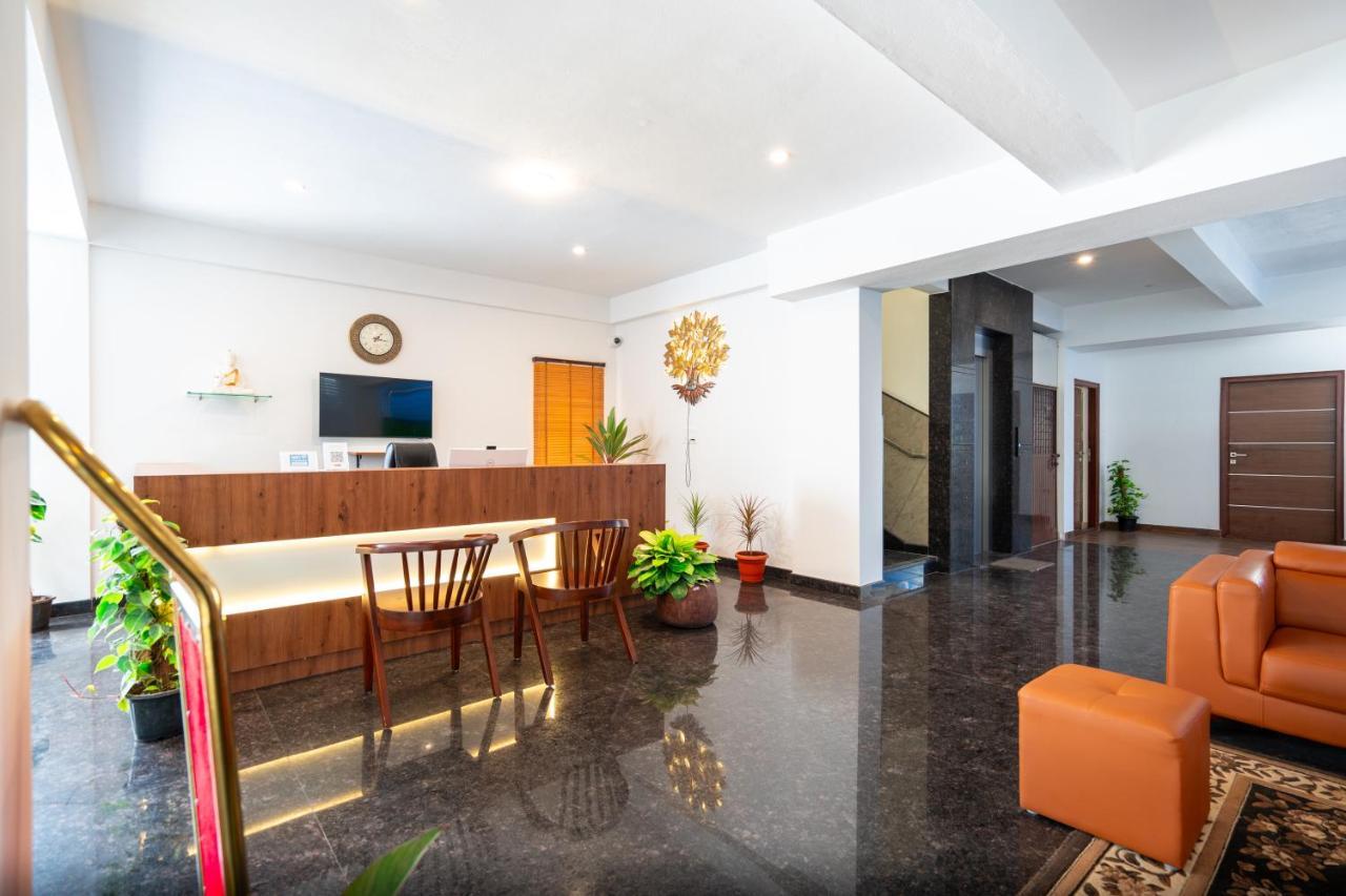 The Silver Chimes Suites Bangalore Exteriör bild