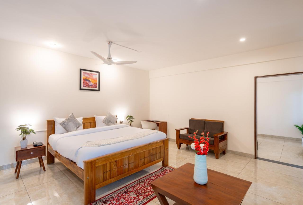 The Silver Chimes Suites Bangalore Exteriör bild